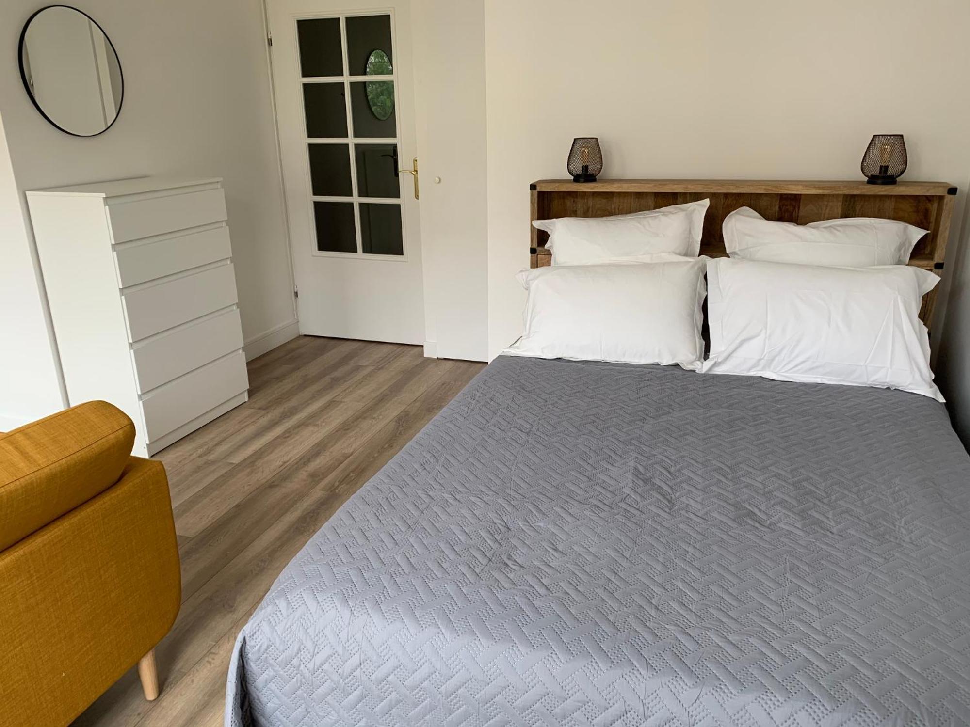 Beautiful Studio Located South Of Paris บรู์-ลา-แรน ห้อง รูปภาพ